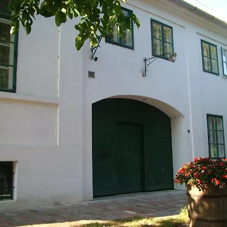 Hajos-haz Apartment *